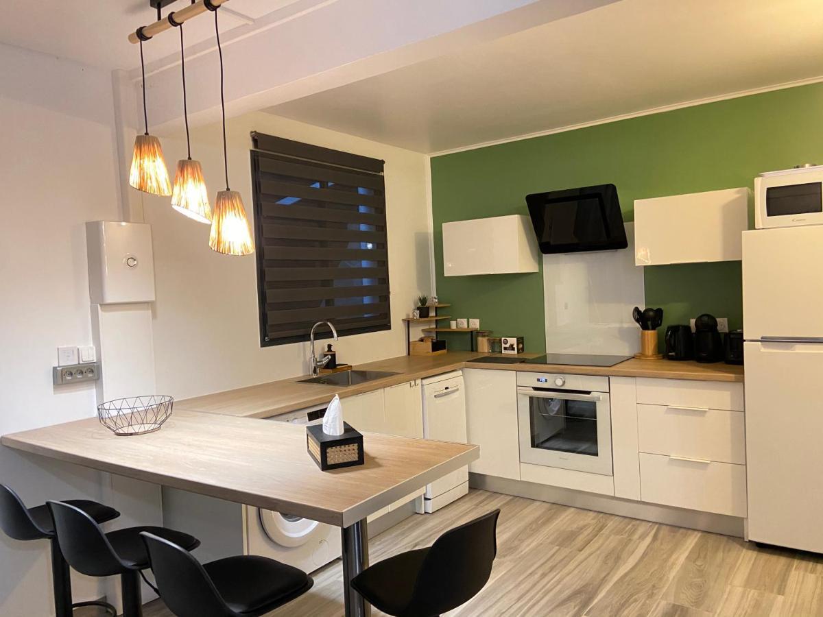 Ti Karet - Charmant Logement Avec Jacuzzi Et Vue Mer Terre-De-Haut Exterior photo